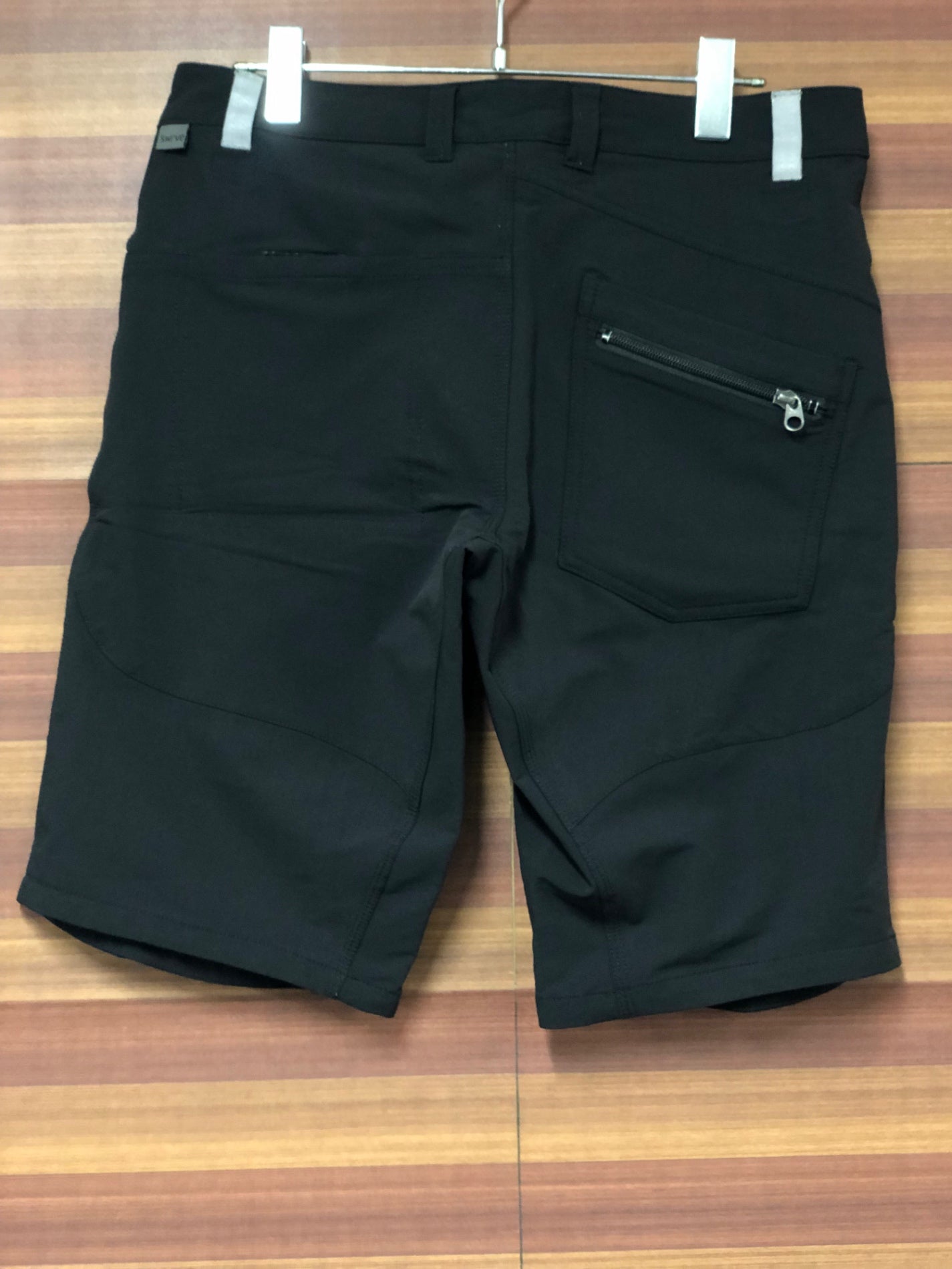 IN941 スワーブ swrve サイクルパンツ 黒 32 膝丈