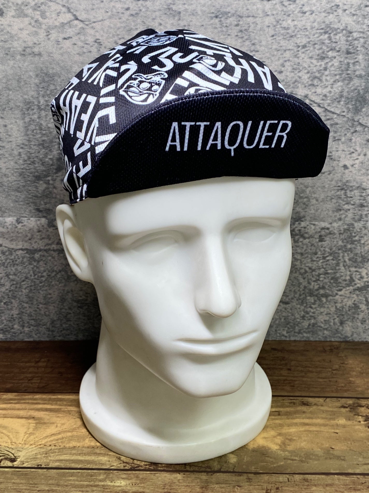 IY687 アタッカー ATTAQUER サイクルキャップ 黒 ワンサイズ