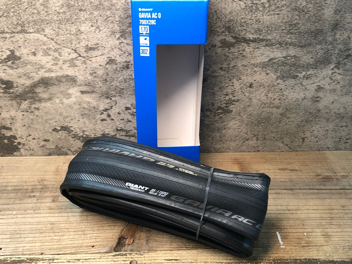 IW074 ジャイアント GIANT GAVIA AC 0 700x28C タイヤ