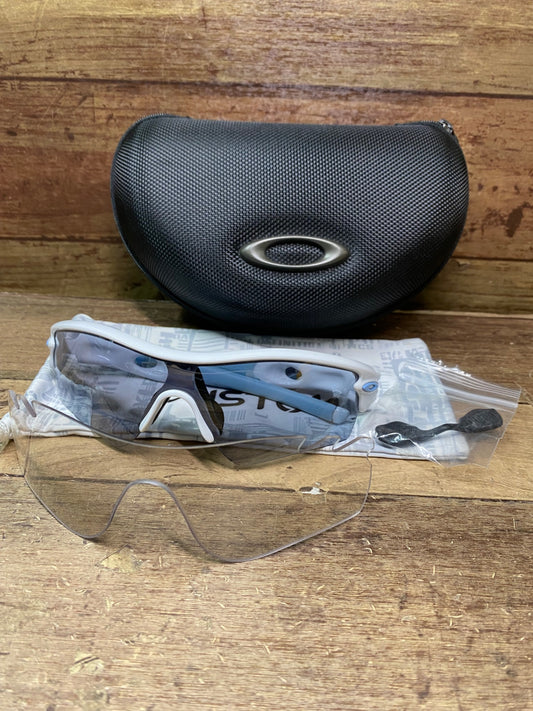 IJ356 オークリー OAKLEY レーダー RADAR サングラス アイウェア 白 水色 PHOTOGHRONICレンズ付属