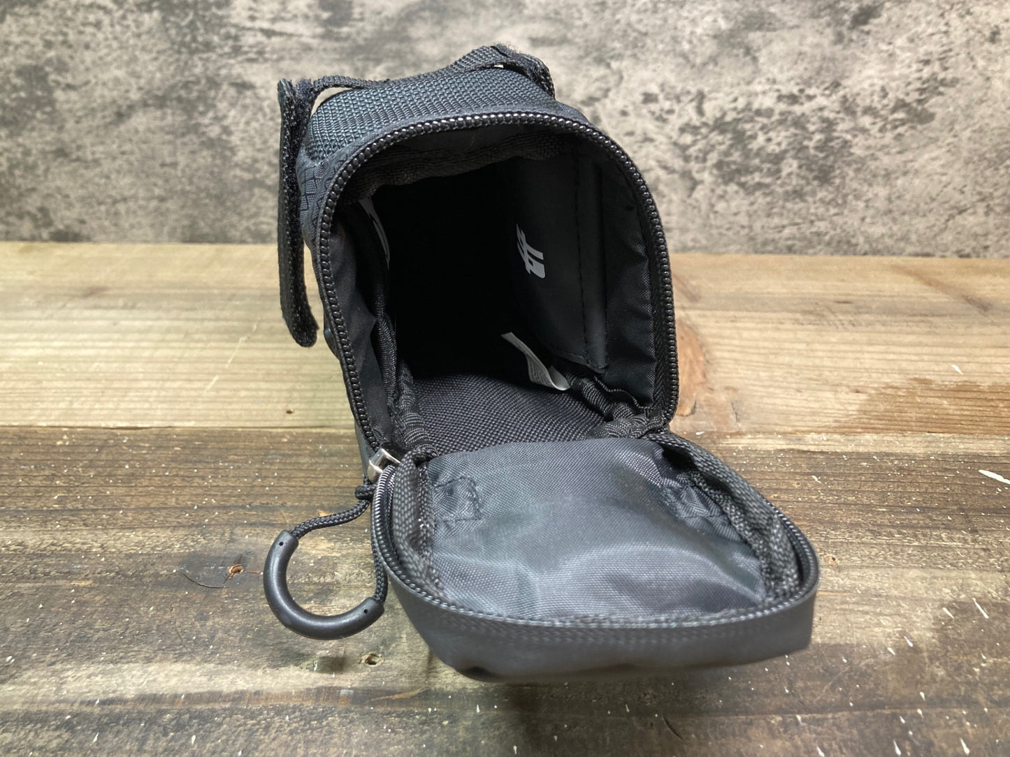 IQ688 レザイン LEZYNE サドルバッグ 黒