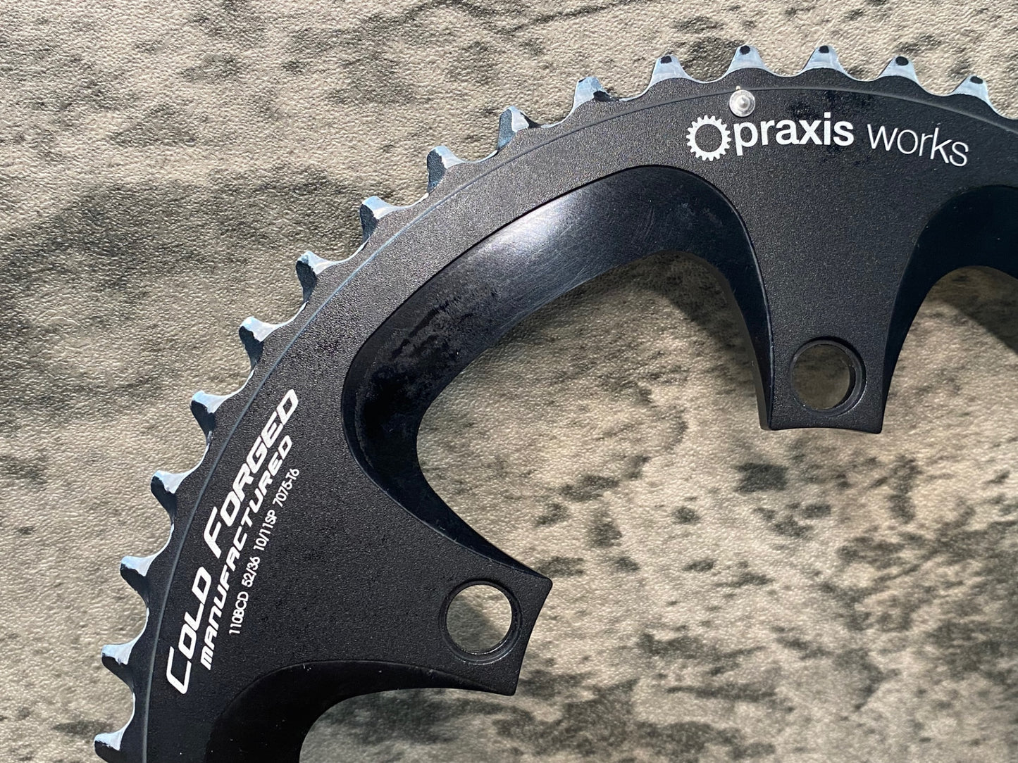 IT399 プラクシスワークス PRAXIS WORKS チェーンリング 52/36T 110BCD 10/11S 5アーム