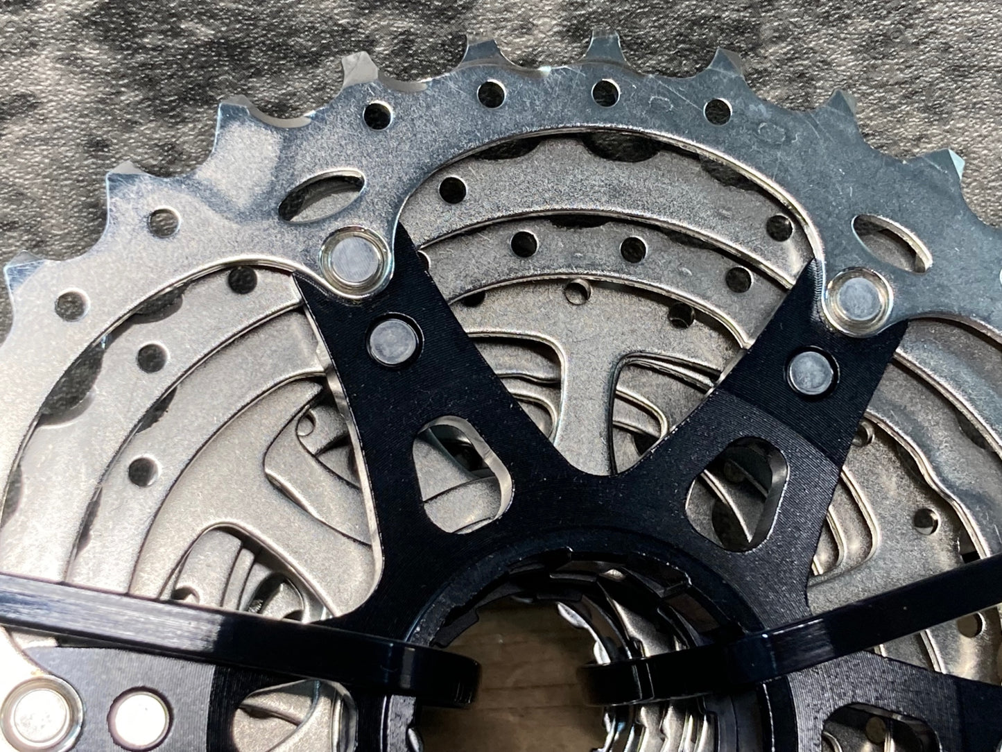 IP285 シマノ SHIMANO 105 CS-HG700-11 スプロケット 11-34T 11S