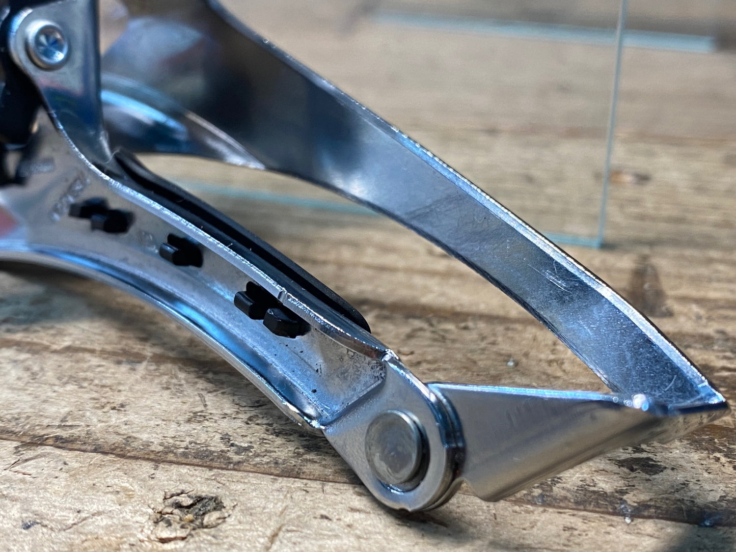 JD597 シマノ SHIMANO ソラ SORA FD-R3000 フロントディレイラー バンド式 Φ31.8