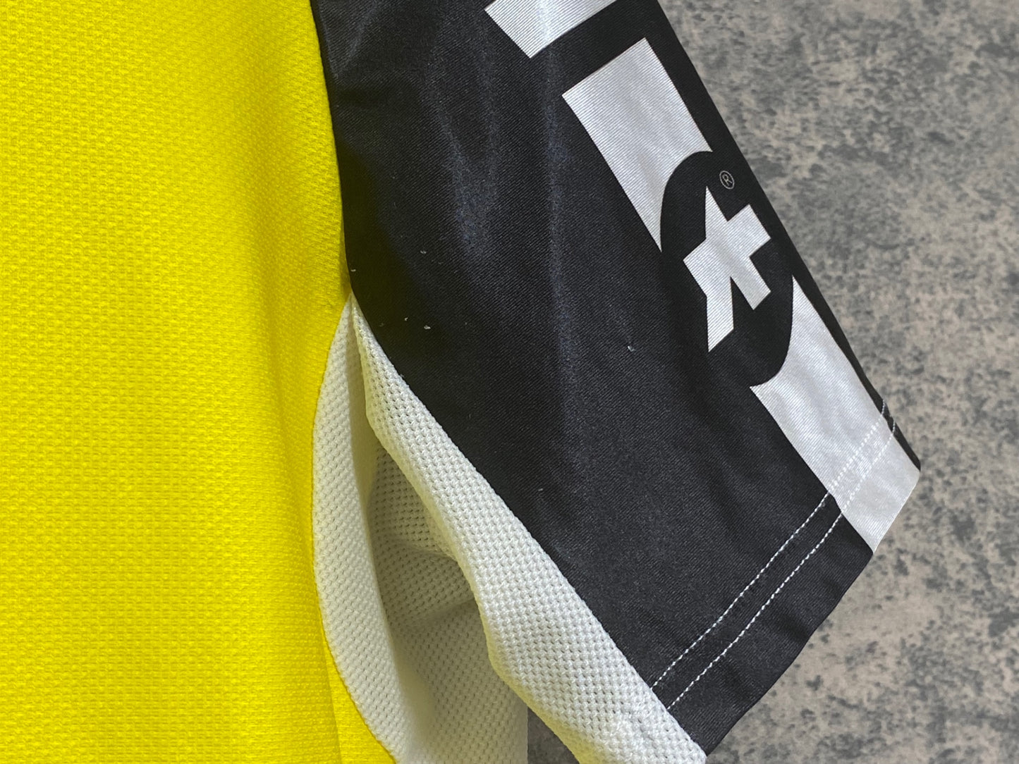 IZ137 アソス assos 半袖 サイクルジャージ 黄 黒 S