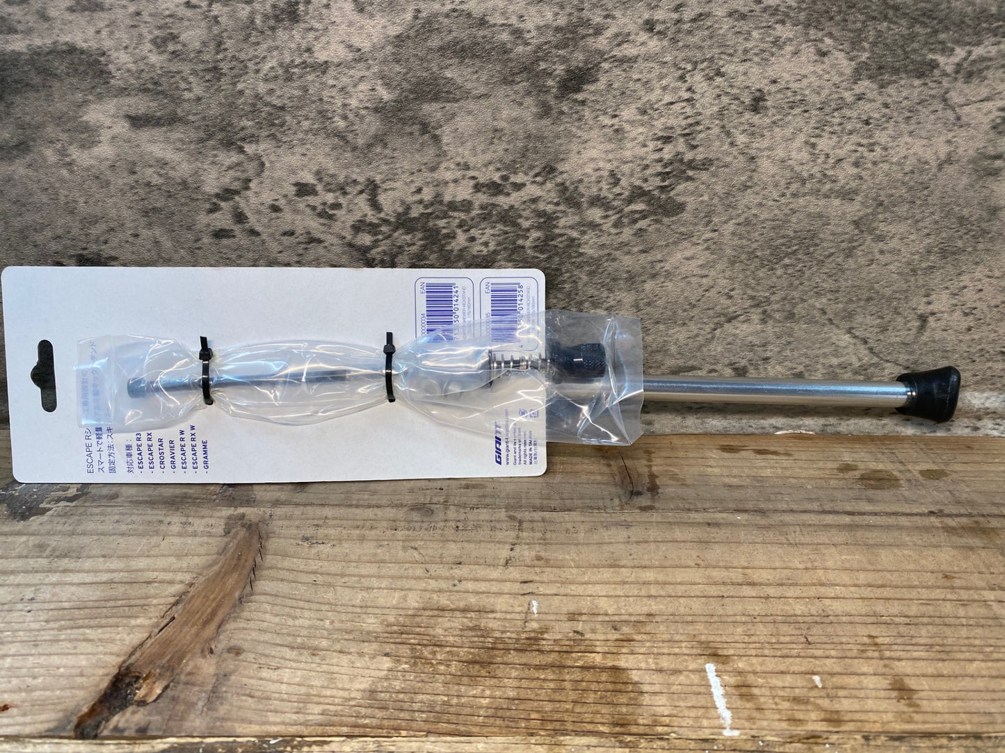 IV988 ジャイアント GIANT ESCAPE R SKEWER KICK STAND スタンド