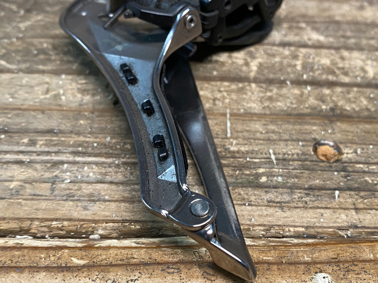 IT052 シマノ SHIMANO デュラエース DURA-ACE FD-R9100 直付 フロントディレイラー 2s