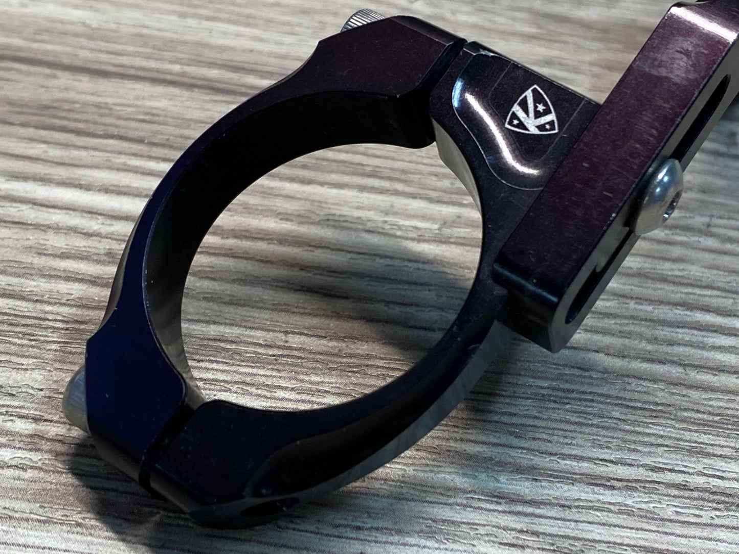 IU878 K-edge 片手 マウント 黒