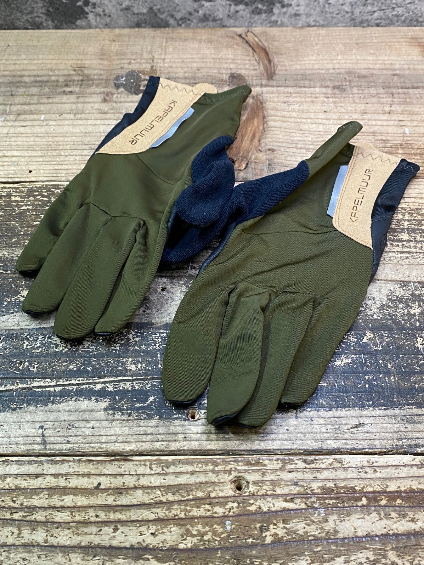 JC538 カペルミュール kapelmuur 長指 グローブ カーキ L