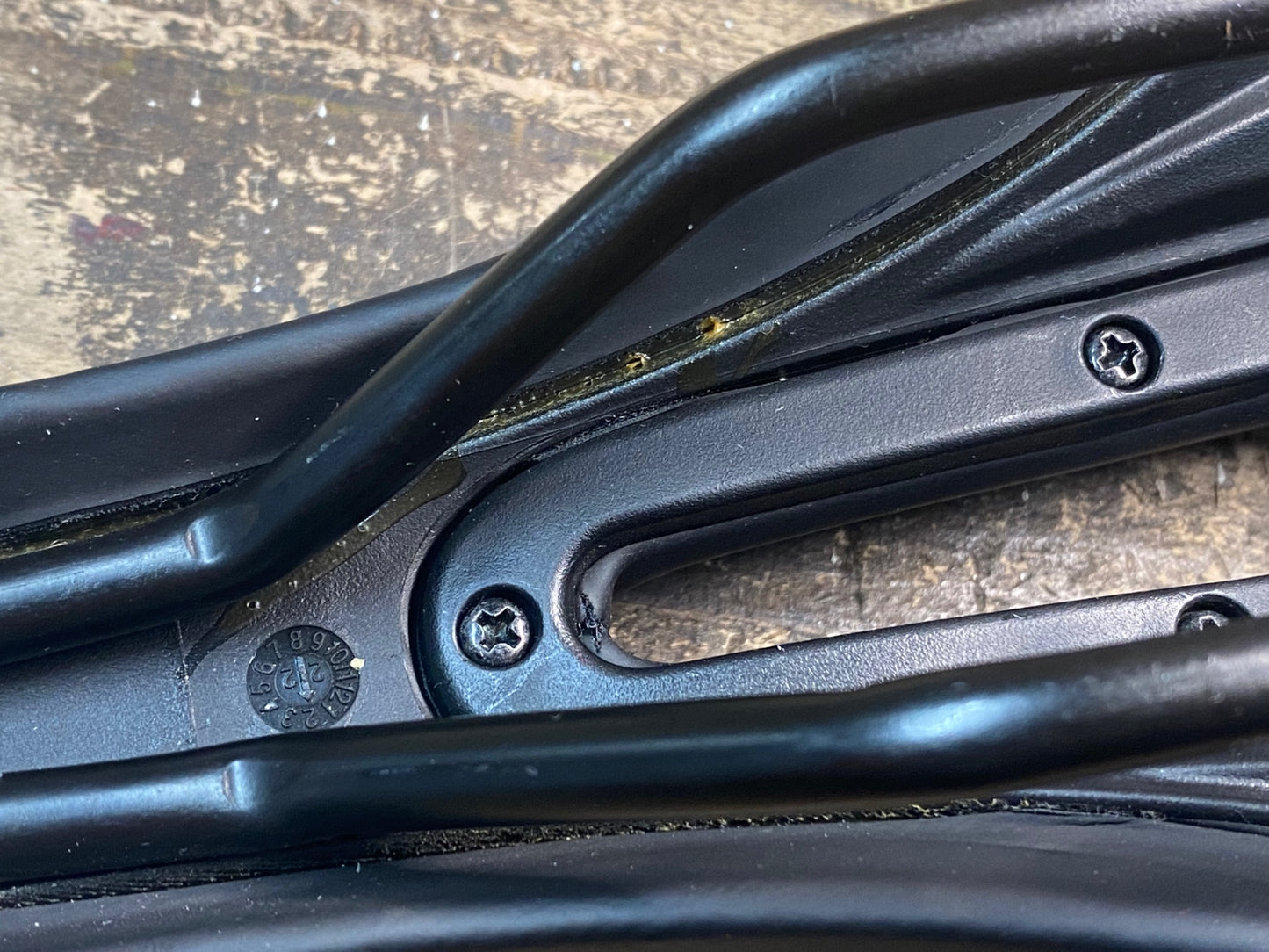 IO030 セラロイヤル selle royal r.e.med サドル クロモリレール 143mm