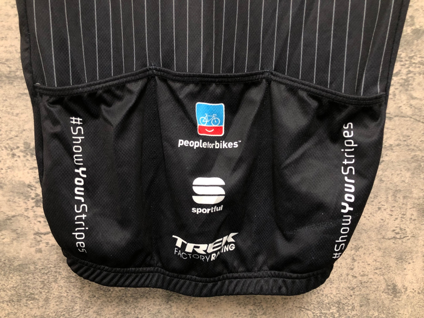 IZ889 スポーツフル sportful 半袖 サイクルジャージ 黒 黄 S TREK Segafredo