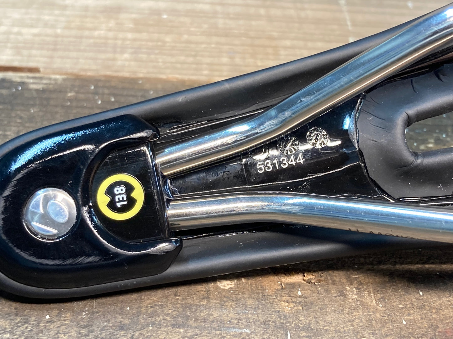 IN891 ボントレガー BONTRAGER MONTROSE ELITE サドル 黒 Hollow Tiレール