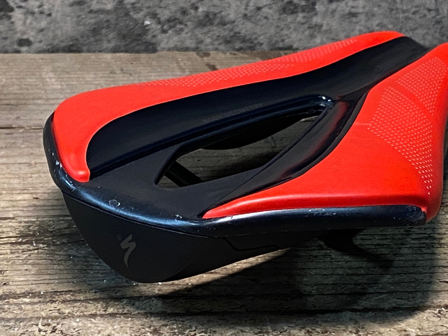 JA020 スペシャライズド SPECIALIZED シテロ SITERO EXPERT GEL サドル チタンレール 145mm幅 赤