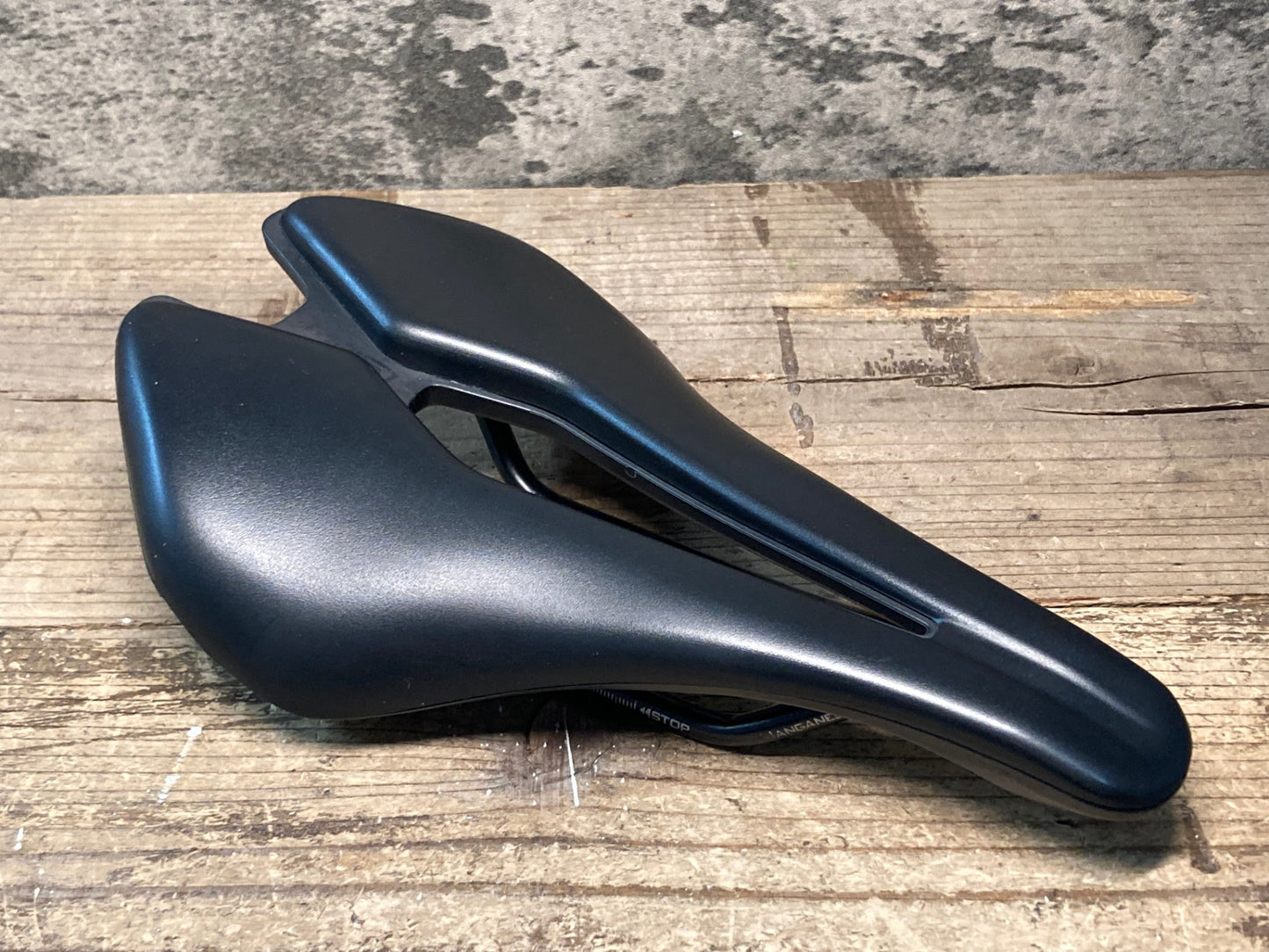 JD891 モスト MOST LYNX サドル 黒 145mm MANGANESEレール