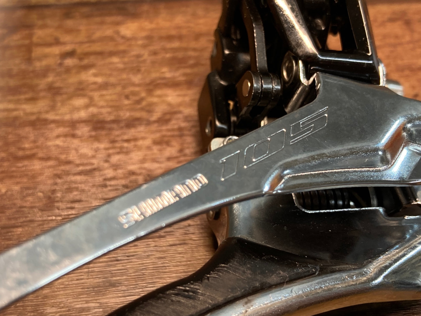 IX781 シマノ SHIMANO 105 FD-R7000 フロントディレイラー 2S 直付