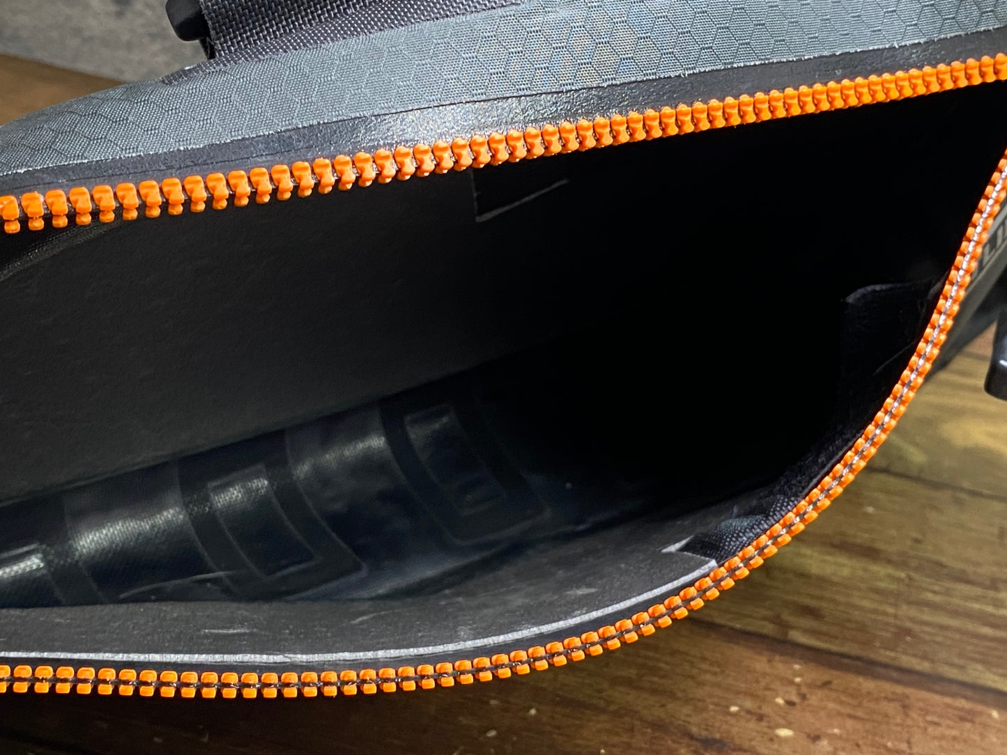 JB890 オルトリーブ ORTLIEB フレームバッグ グレー