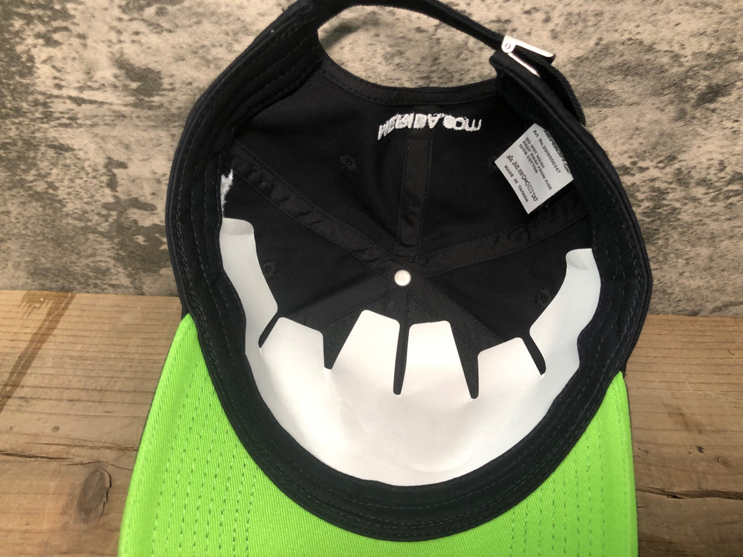 IQ208 メリダ MERIDA キャップ 黒