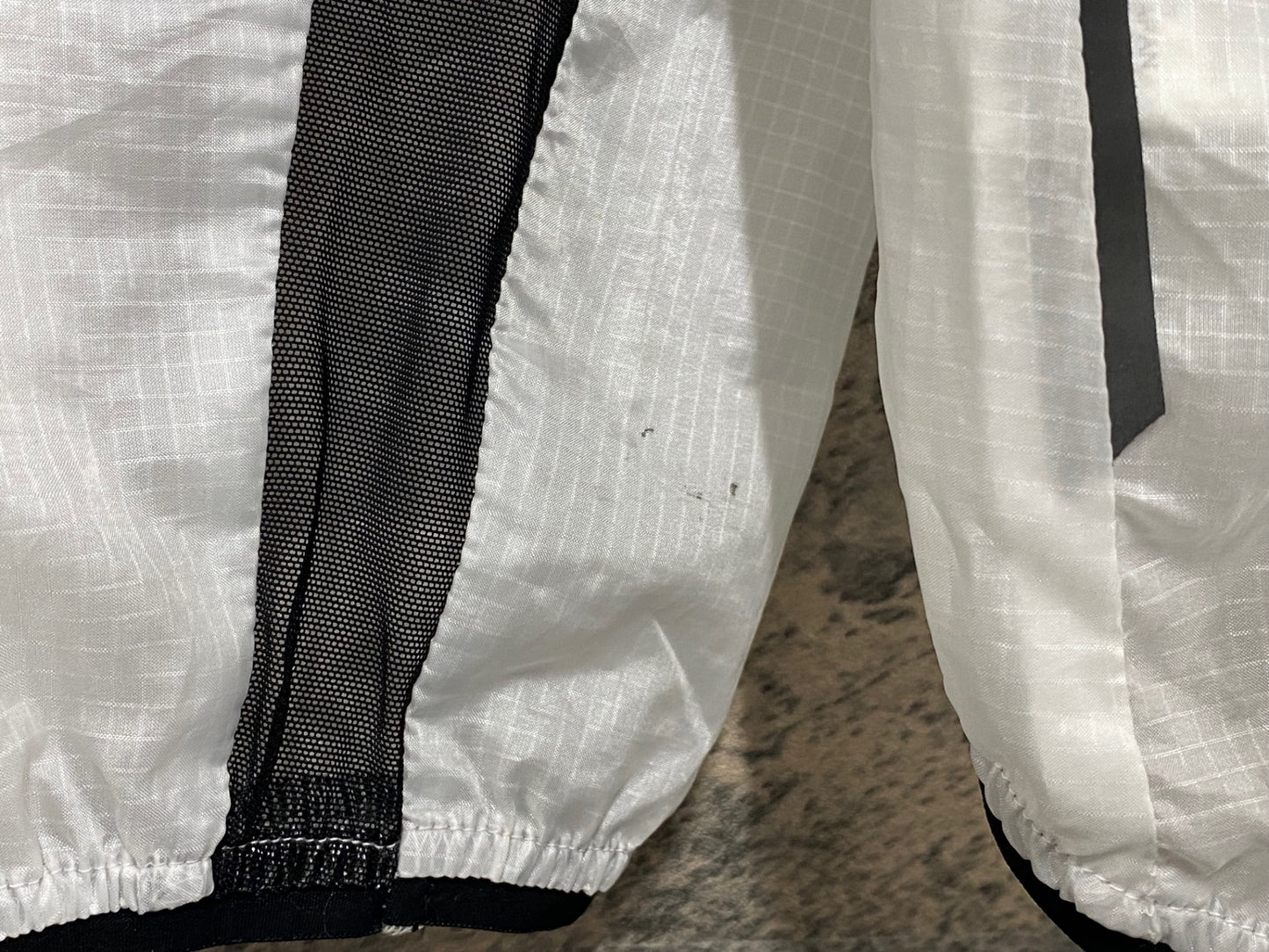 IW235 パールイズミ PEARL iZUMi 長袖 ウインドブレイカー 白 L