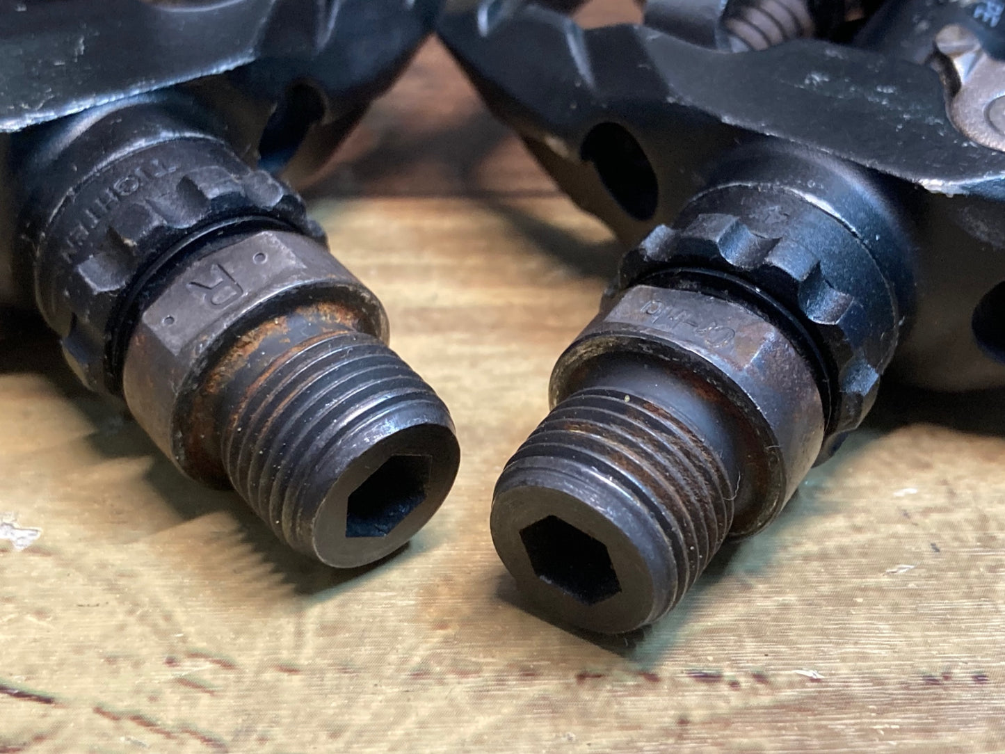 IE128 シマノ SHIMANO PD-M530 ビンディングペダル SPD ガタあり