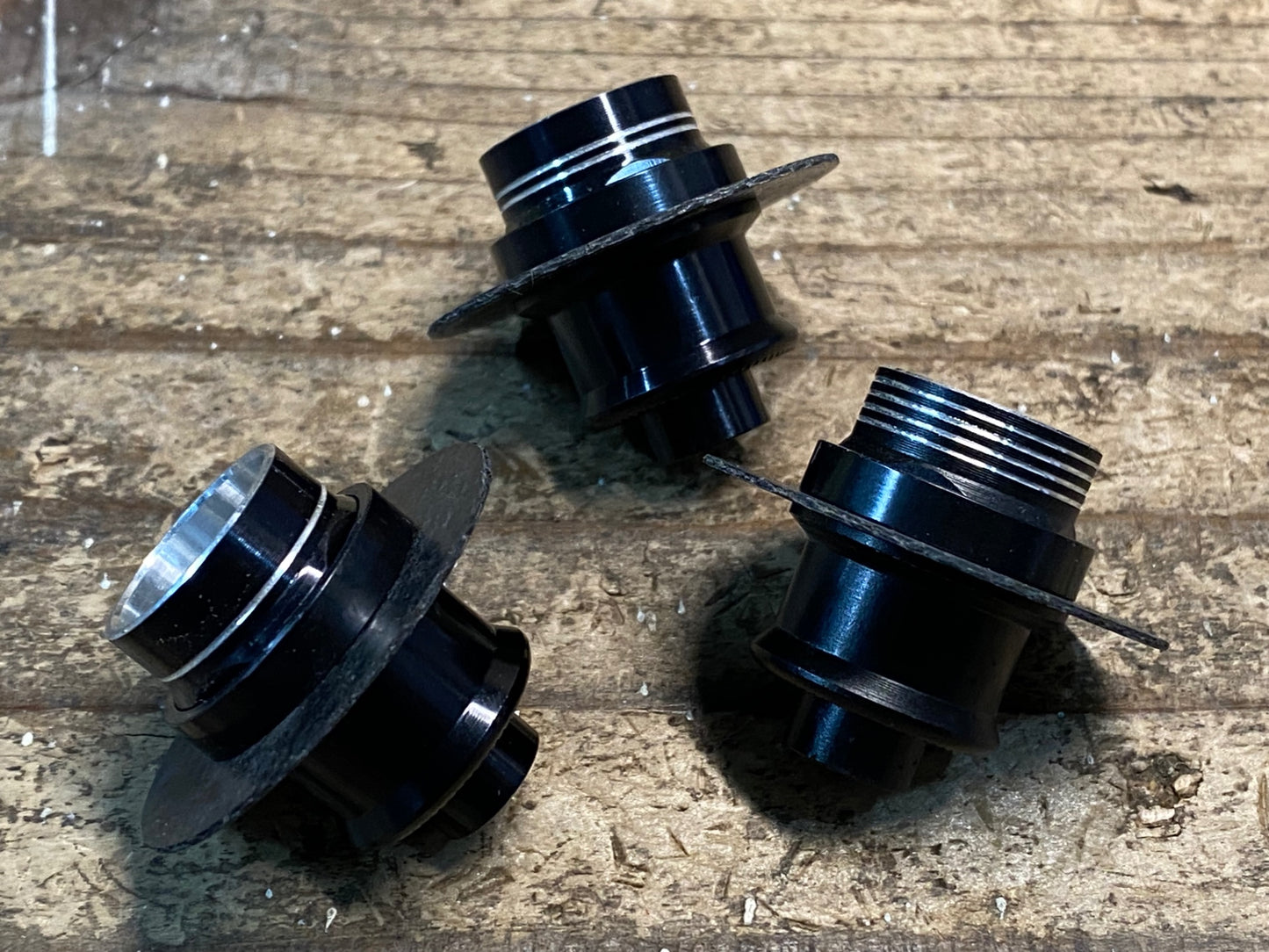 IX730 マヴィック MAVIC Rear Axle Assembly R-SYS SLR ダストカバー ※1点欠品