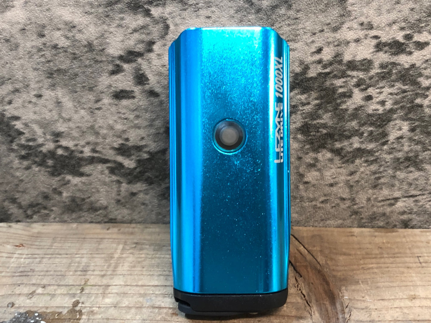 IX617 レザイン LEZYNE ライトドライブ LITE DRIVE 1000XL フロントライト