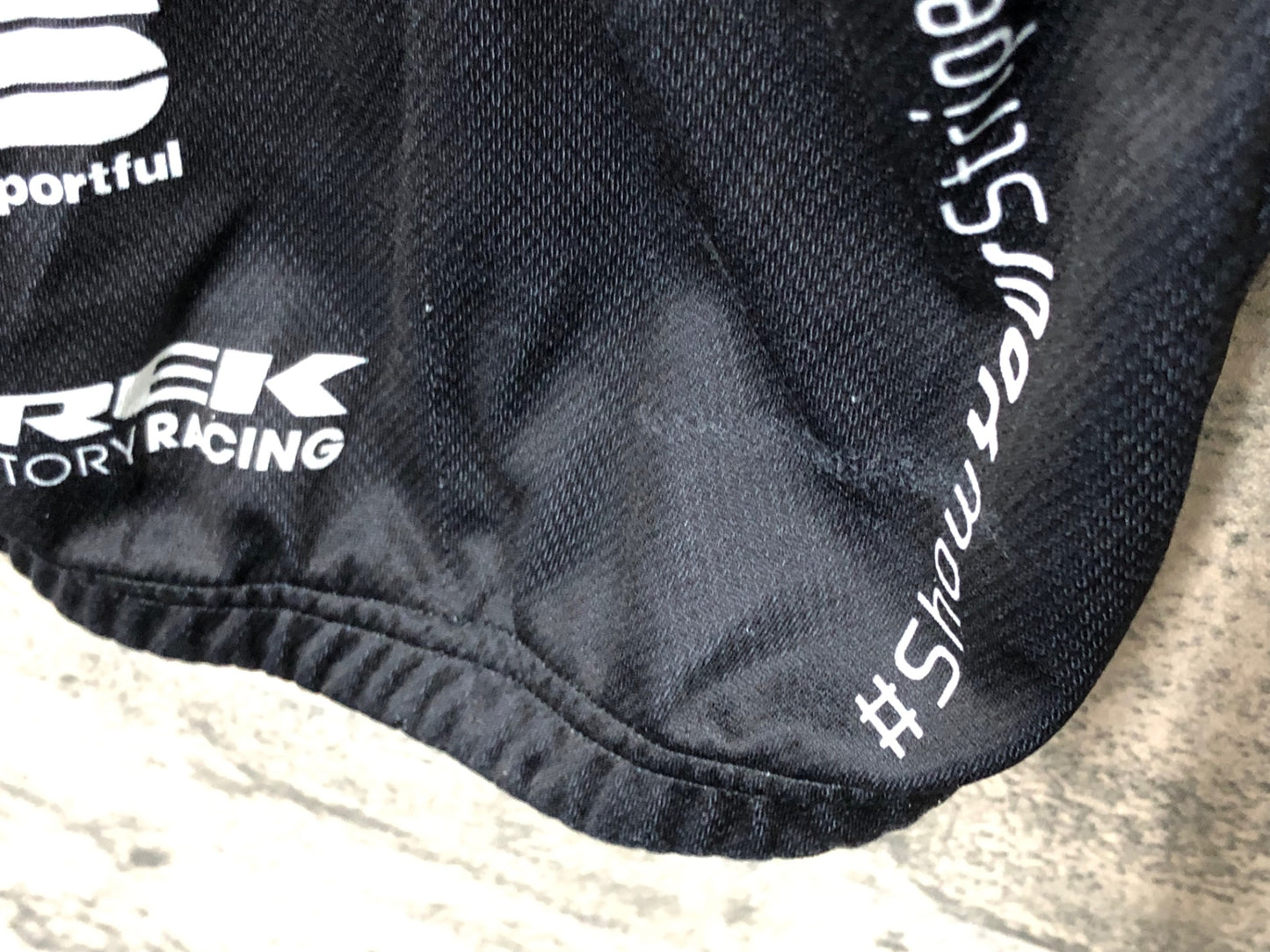 IZ889 スポーツフル sportful 半袖 サイクルジャージ 黒 黄 S TREK Segafredo