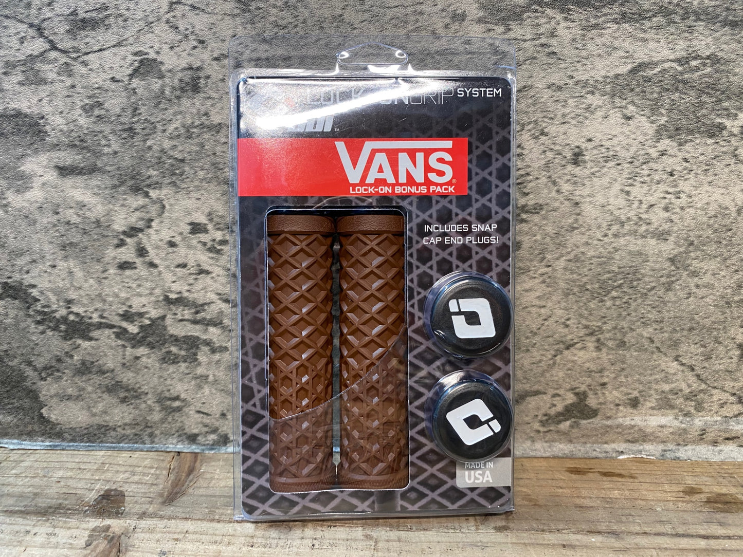 ID945 ODI バンズロックオングリップ VANS LOCK-ON GRIP ブラウン