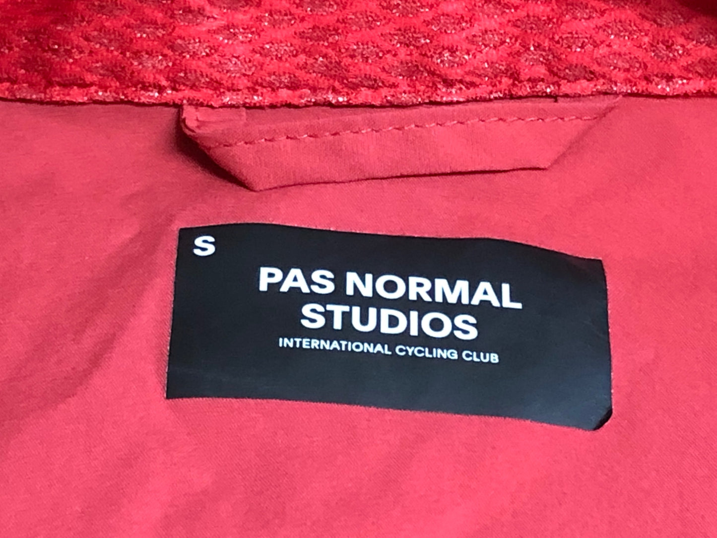 IN732 パスノーマルスタジオ PAS NORMAL STUDIOS Mechanism Stow Away Jacket 長袖 ウィンドブレーカー 赤 S