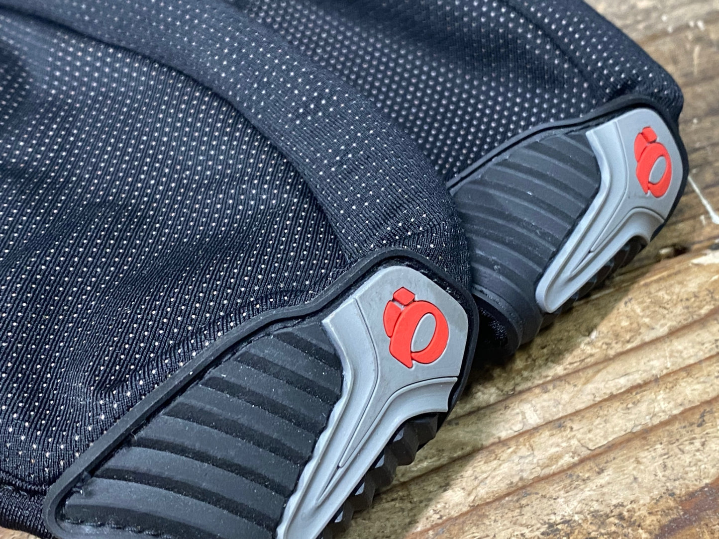 IS042 パールイズミ PEARL iZUMi シューズカバー 黒 S 裏起毛