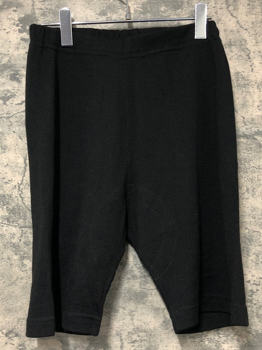 IU110 W CLASSICS ハーフパンツ 黒 L