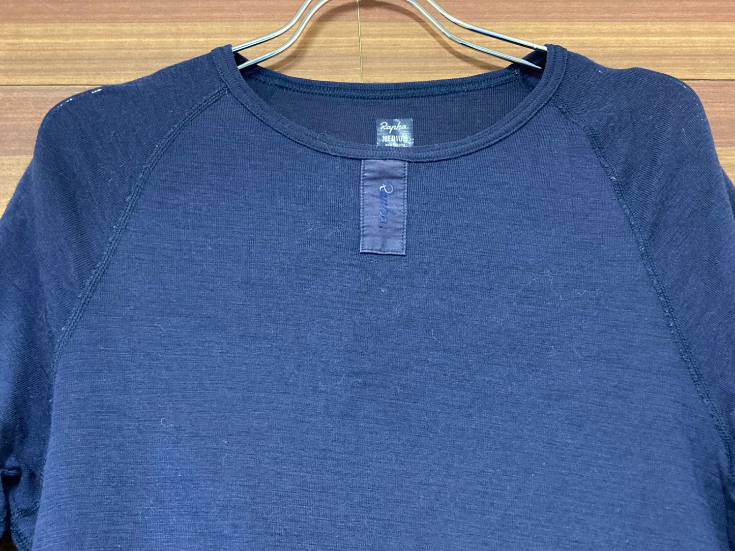 IO041 ラファ Rapha メリノベースレイヤー MERINO BASE LAYER 半袖 紺 M サイズタグひび割れ ※動物毛付着