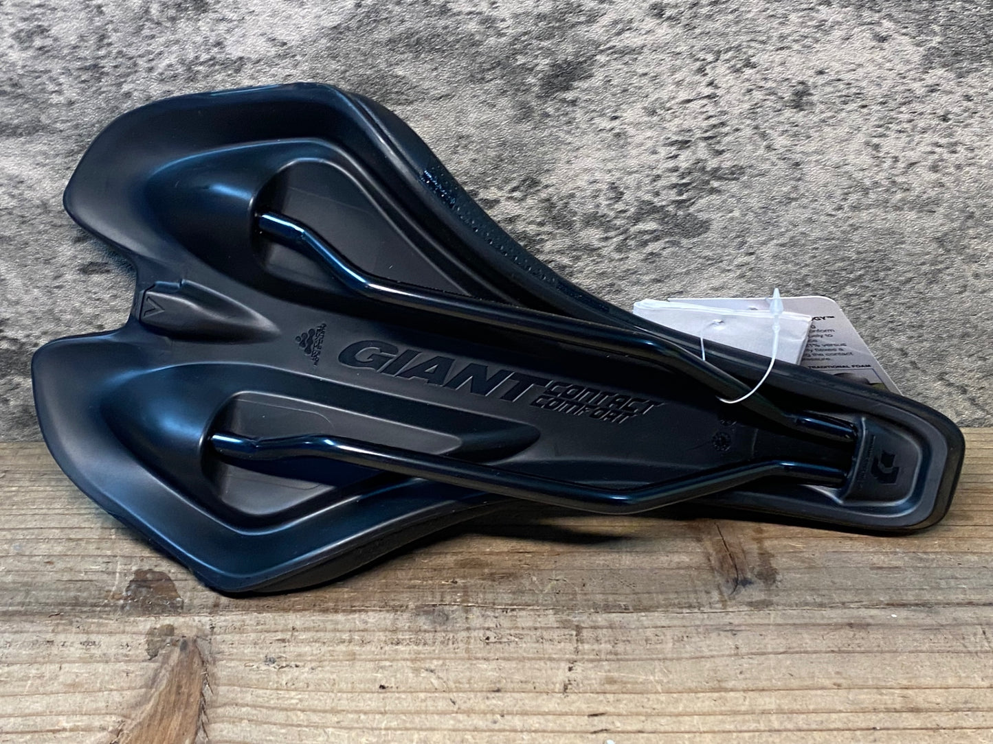 IW003 ジャイアント GIANT CONTACT COMFORT NEUTRAL サドル 黒 クロモリ