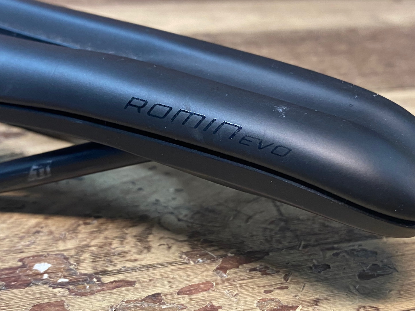 IH086 スペシャライズド SPECIALIZED ローミン EVO ROMIN EVO サドル Holow TIレール 143mm