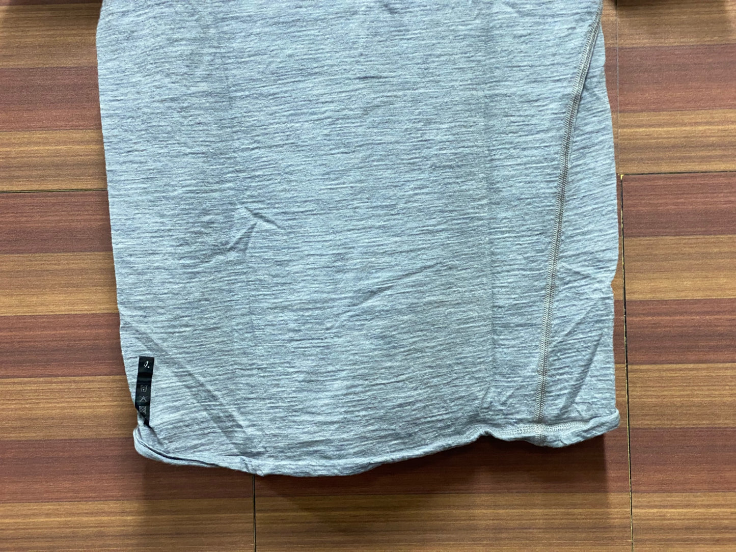 IU211 イザドア Isadore 半袖 ベースレイヤー グレー M