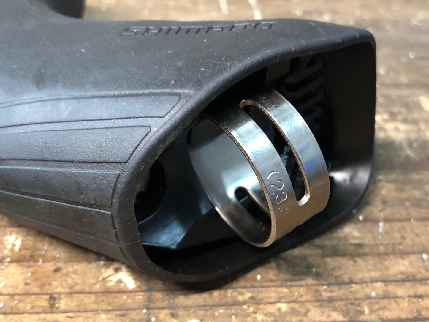 IU145 シマノ SHIMANO 105 ST-R7020 STIレバー 左 ※ベース破損の為ジャンク