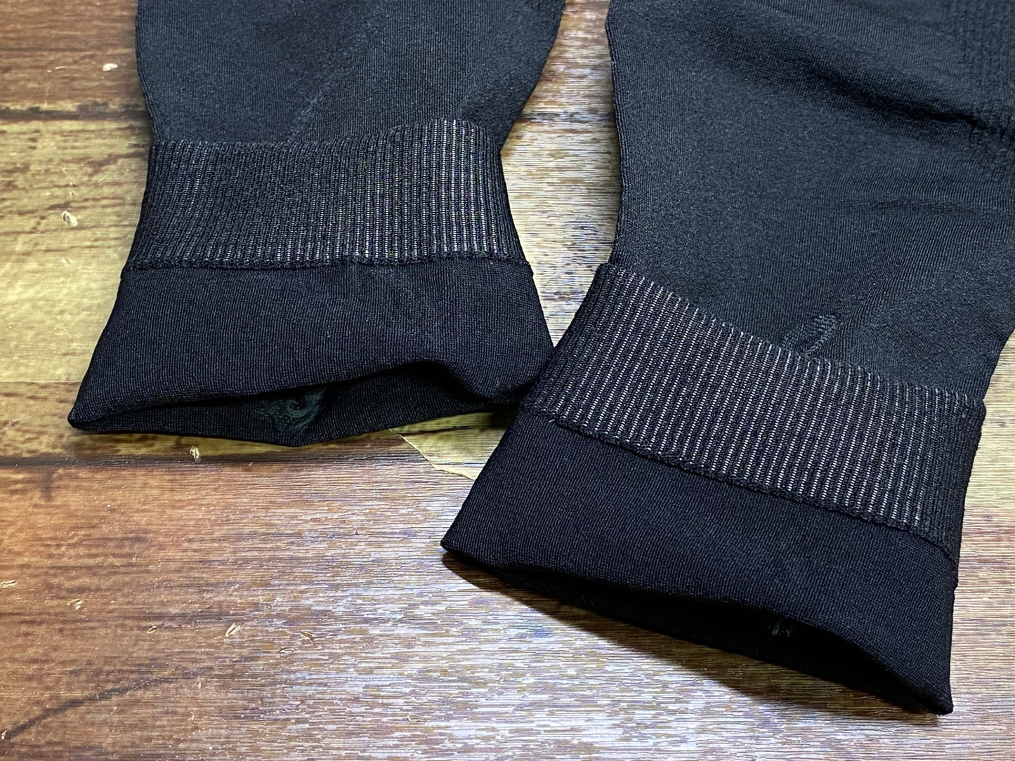 IV880 ジャイアント GIANT SEAMLESS ARM COOLER アームカバー 黒 S/M