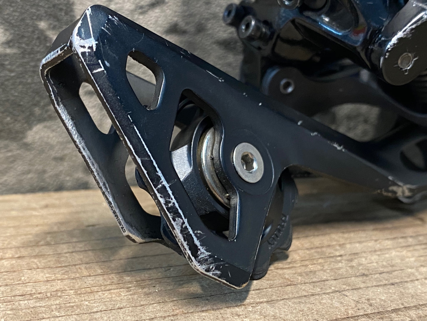 JD608 シマノ SHIMANO 105 RD-R7000 GS リアディレイラー 11S ※ケーブル固定ボルト,プレート欠品