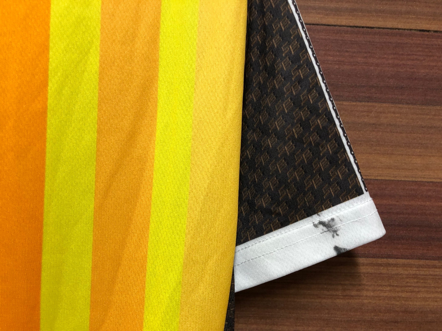 IT005 サンボルト SUNVOLT 半袖 サイクルジャージ 白 黄 L かわうその自転車屋さん 痛ジャージ ※汚れ