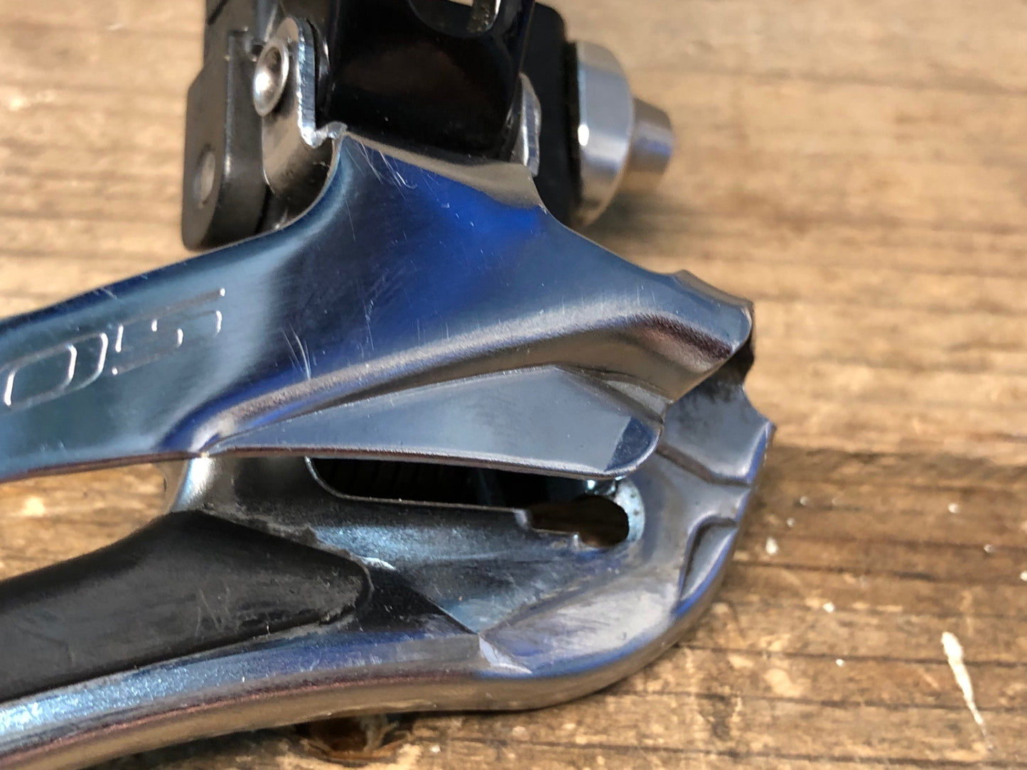 IT629 シマノ SHIMANO 105 FD-5800 フロントディレイラー 2S 直付け 黒