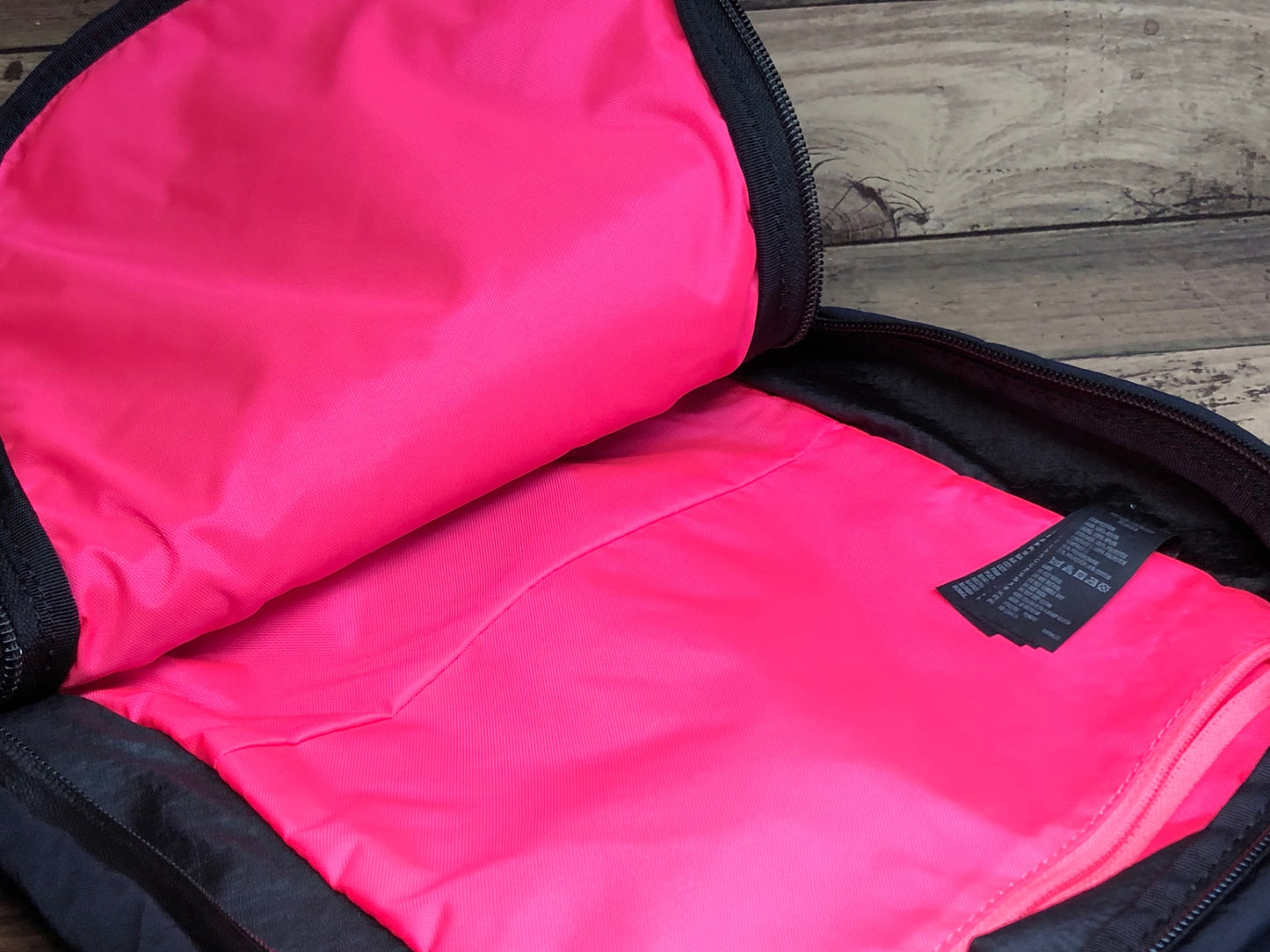 IO470 ラファ Rapha PRO TEAM LIGHTWEIGHT BACKPACK リュック バックパック 黒 ※左側チャックやや不具合