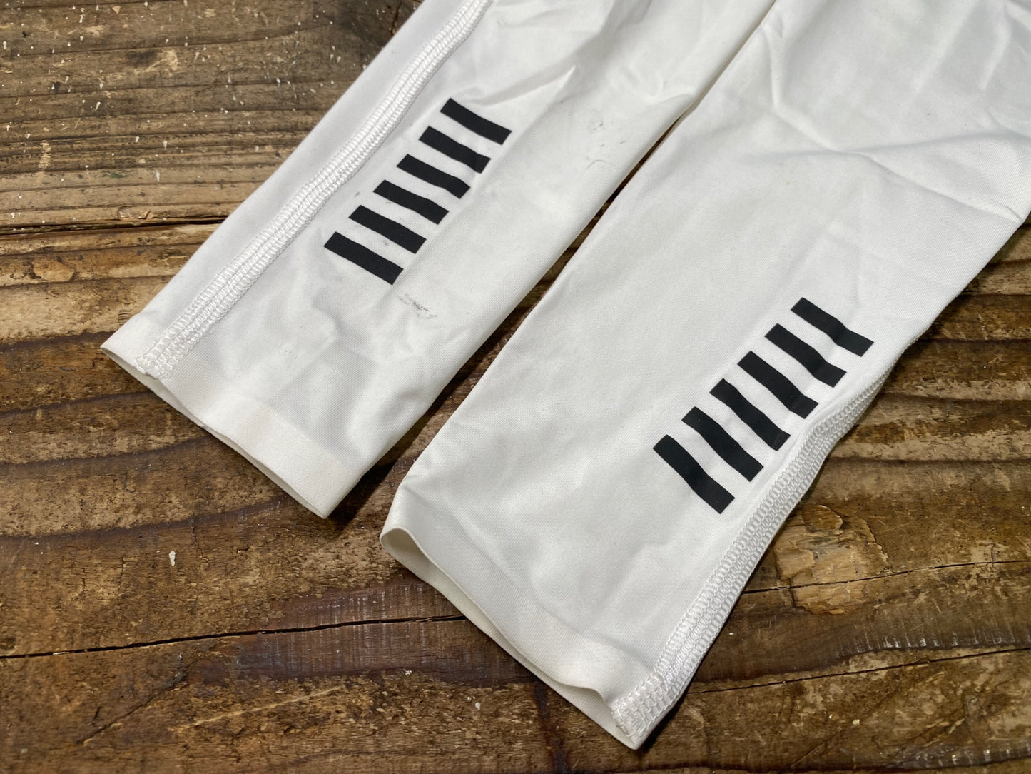 IT982 ラファ Rapha アームカバー 白 S 汚れあり