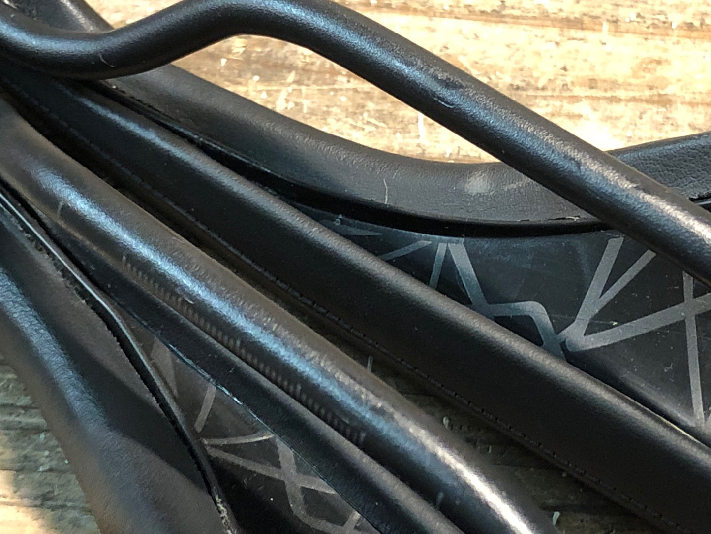 IQ415 セライタリア selle ITALIA NOVUS BOOST GRAVEL サドル Ti316レール 黒