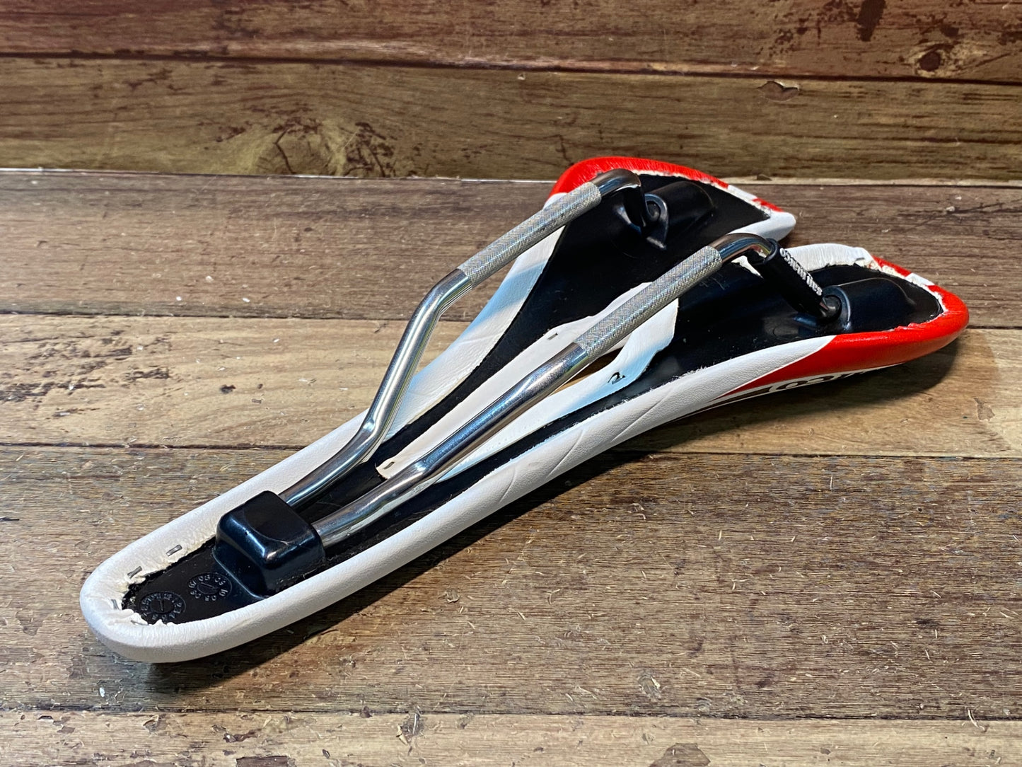 IM814 サンマルコ san marco アスピデ Aspide サドル 白 X SILITEレール