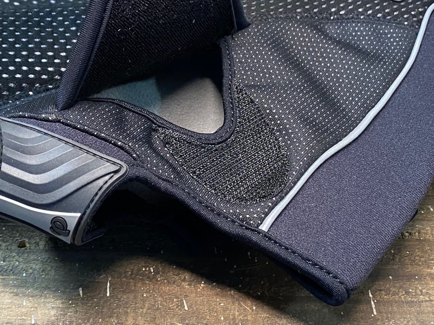 IN100 パールイズミ PEARL iZUMi プレミアム シューズカバー 黒 L 防風 裏起毛 未使用