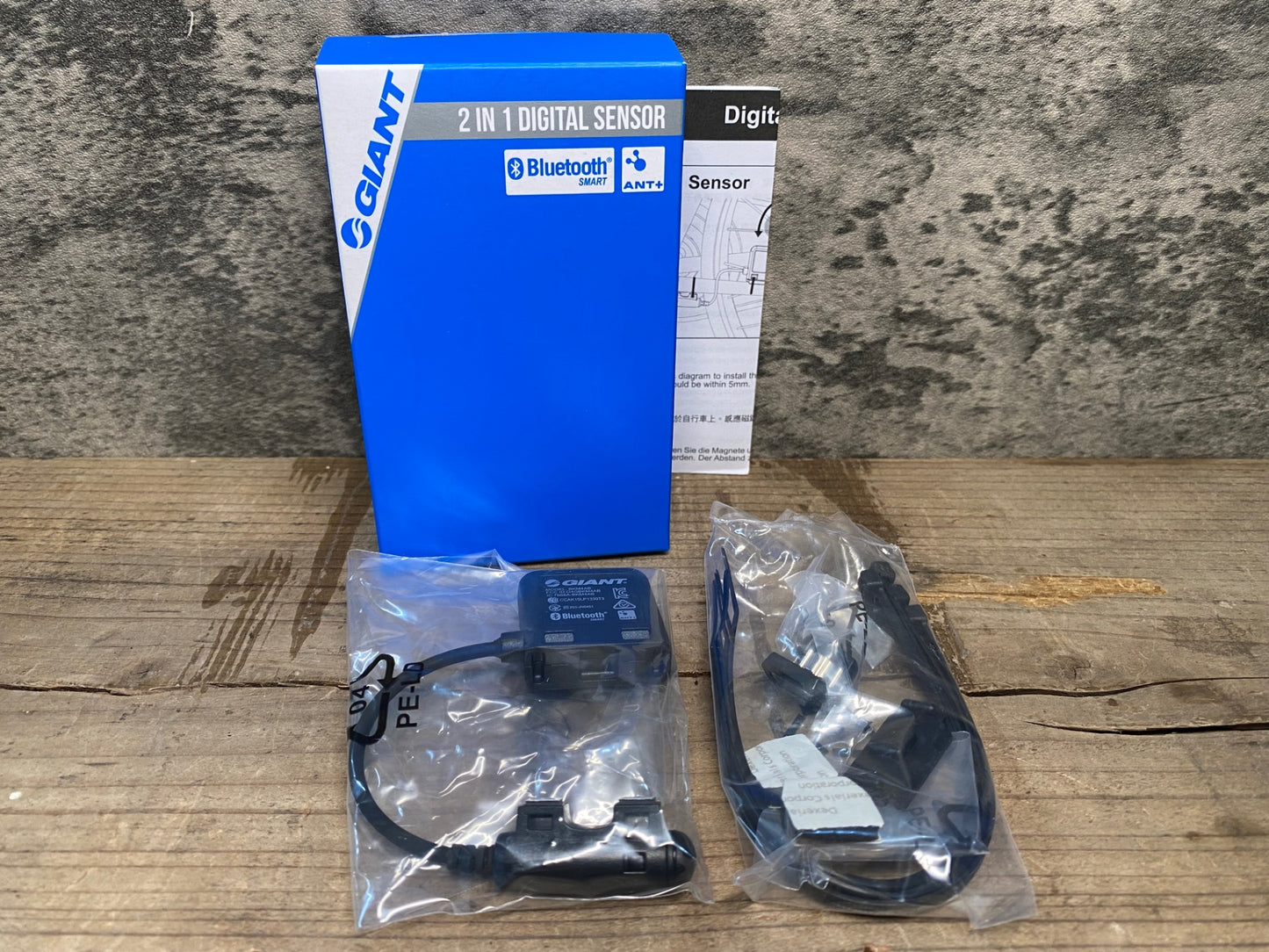 IV885 ジャイアント GIANT 2IN1 DIGITAL SENSOR スピード ケイデンス センサー ANT+ Bluetooth