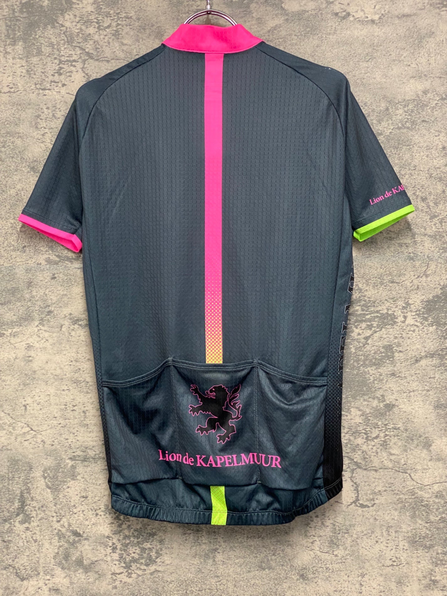 JA646 リオンドカペルミュール Lion de KAPELMUUR 半袖 サイクルジャージ 黒 ピンク M
