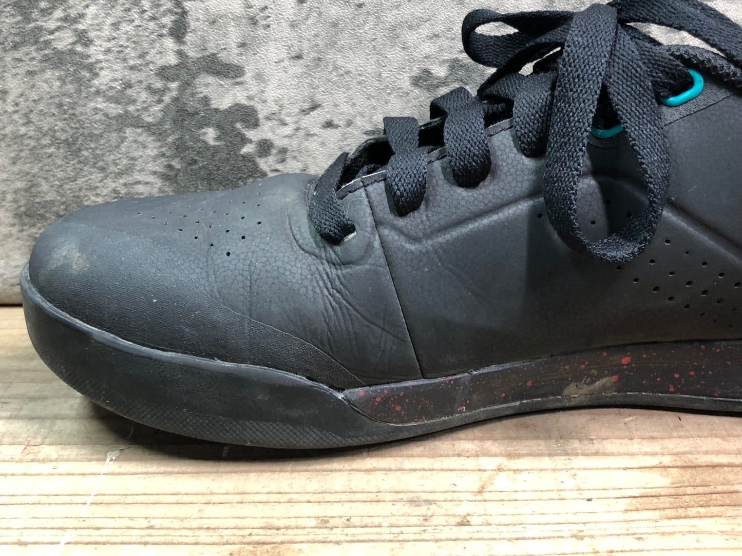 IS019 ジロ GIRO ラッチ LATCH シューズ  黒 EU42