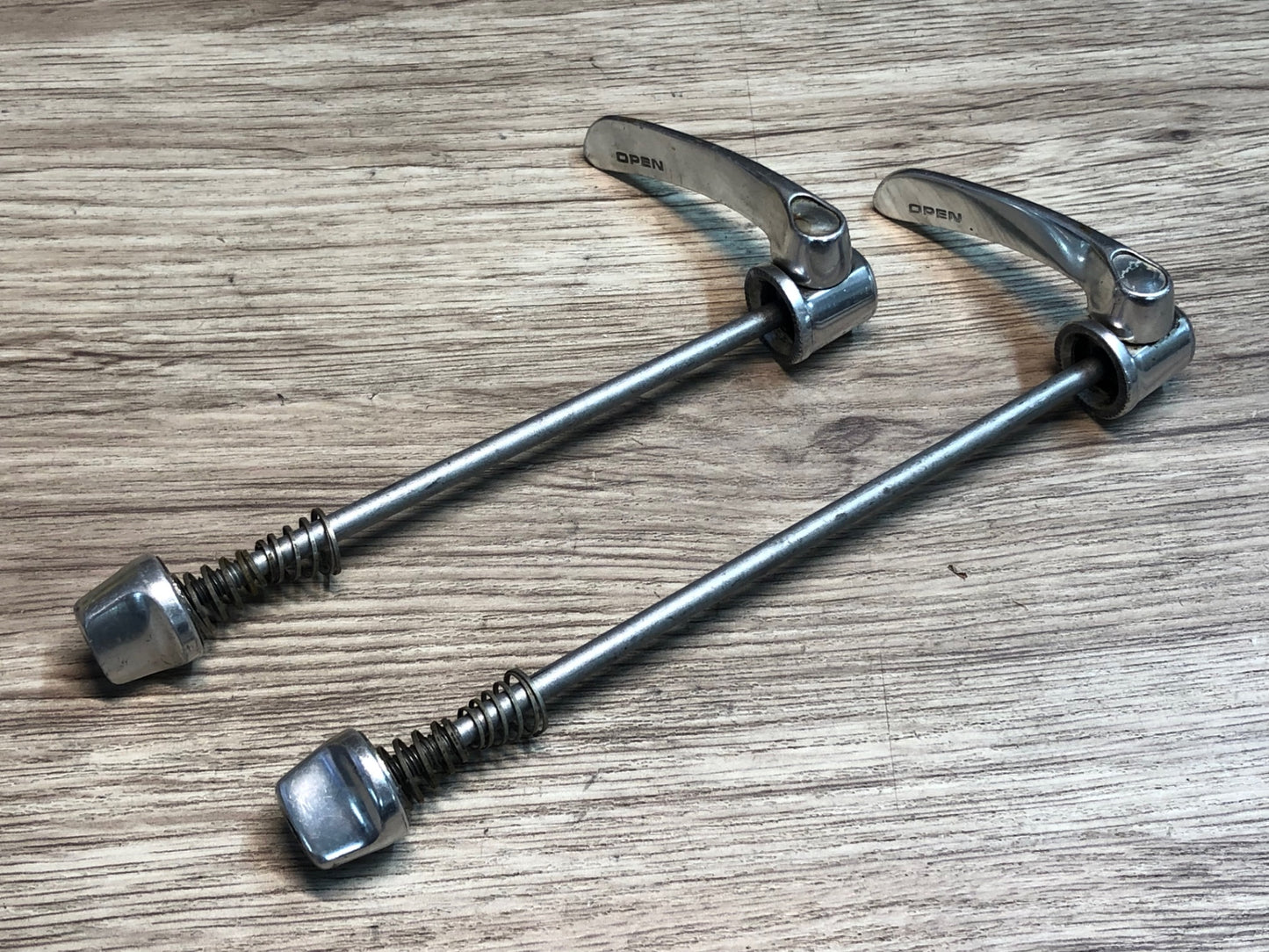 IW852 シマノ SHIMANO デュラエース DURA-ACE クイックリリース 前後セット