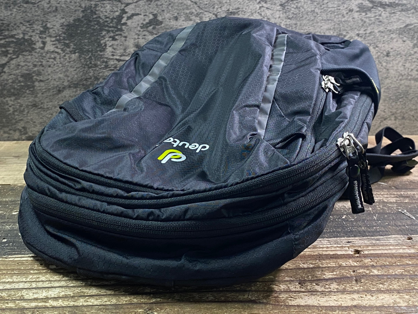 IT336 ドイター deuter Race EXP AIR 14+3 リュック バックパック 黒