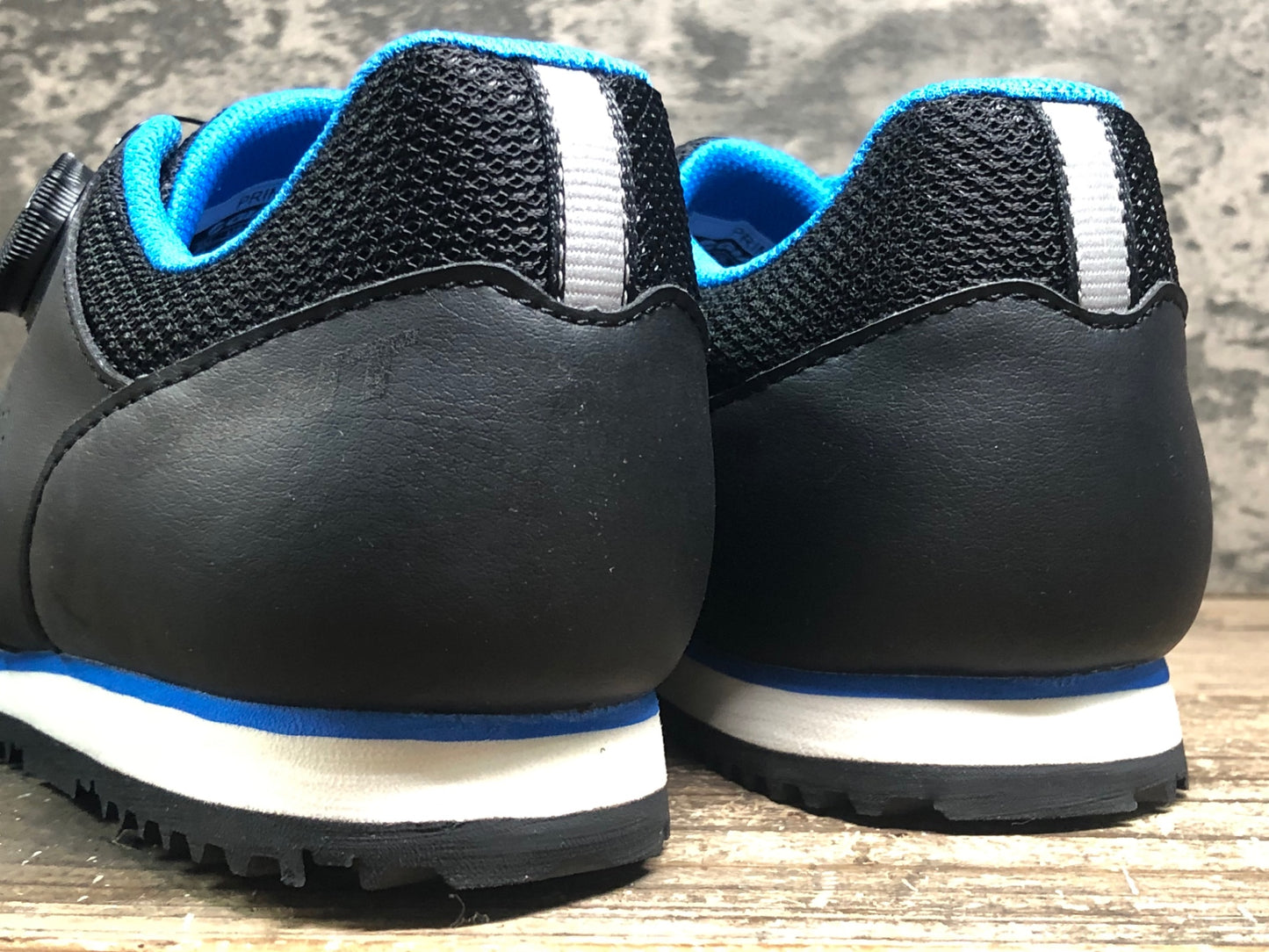 IV980 ジャイアント GIANT PRIME 2018 フラットシューズ 白黒 EU44